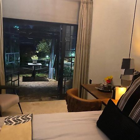 Four20 Bespoke Hotel 요하네스버그 외부 사진
